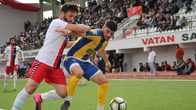 Selçukspor, liderliği bırakmadı