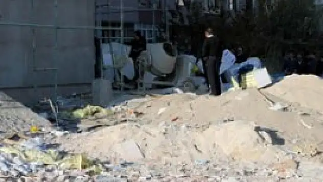 Genç işçi inşaattan düşerek öldü