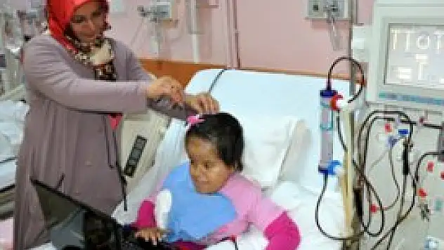 Küçük Sena ''inadına yaşam'' diyor