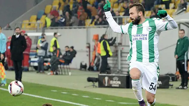 Konyaspor'da Mehmet Uslu formasına kavuşuyor