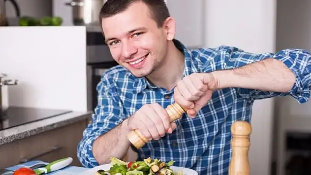 Bol bol serptiğiniz tuz aslında düşmanınız...