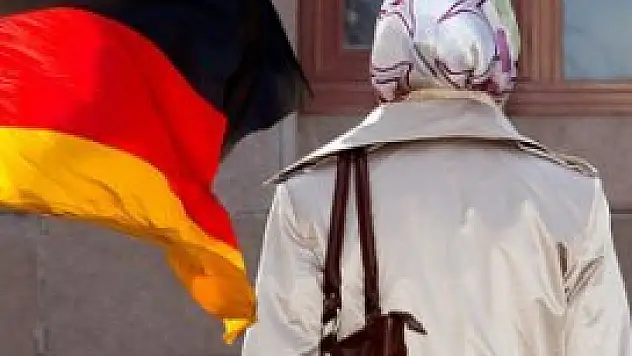 'Başörtüsü engel teşkil etmiyor'