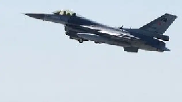 Türk F-16'ları Rus uçağını izledi