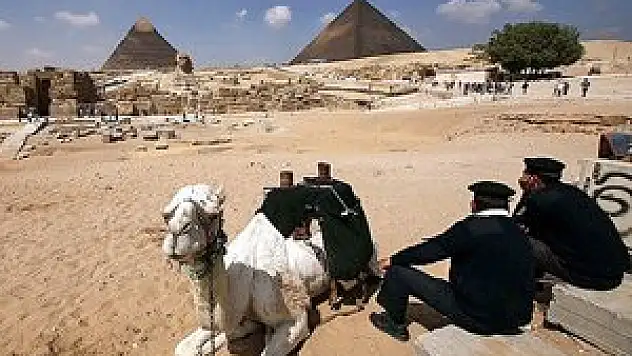 Mısır turizmine de 'darbe'