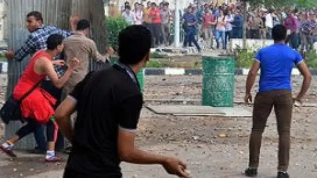 Darbe karşıtı gösterilerde 30 öğrenci yaralandı