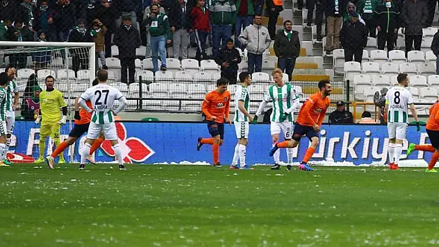 Konyaspor Başakşehir'e 3-0 mağlup oldu