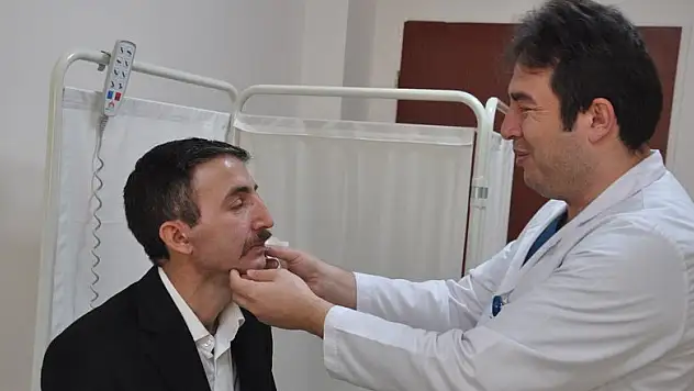 Ayak parmağından çene eklemi ve kas transferi yapıldı