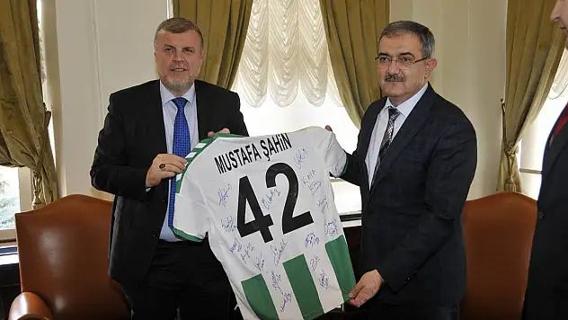 Konyaspor'dan Rektör'e ziyaret