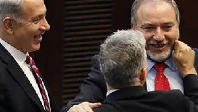 İsrail'de Lieberman yeniden Dışişleri