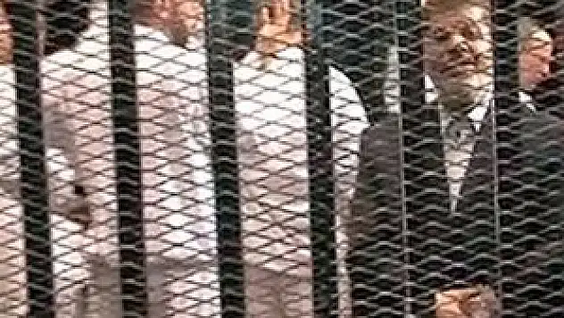 Mursi avukatlarıyla görüşüyor