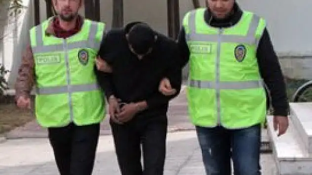 Ayakkabısı hırsızı ele verdi!