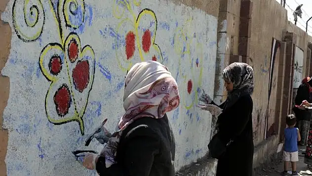 Yemen'deki aktivistlerden resim ve fotoğraf sergisi