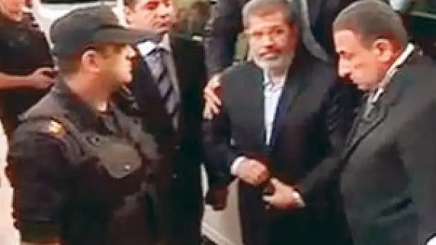 Mursi'den çok ağır sözler!