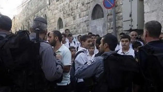 Yahudi yerleşimciler Mescid-i Aksa'ya girdi