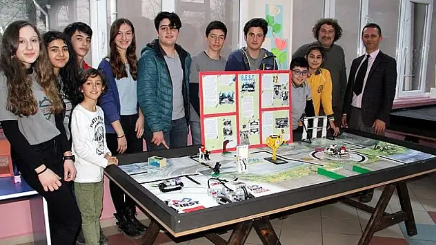 'Robot Bolt' hayvan sevgisi aşılayacak