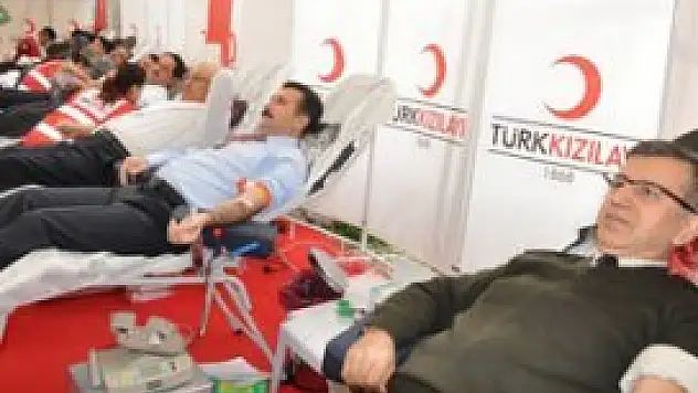 Kızılay'a kan bağışı arttı