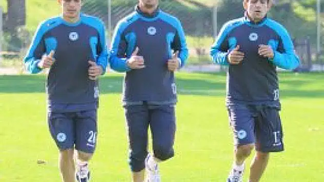 A2'den 3 oyuncu kampa katıldı