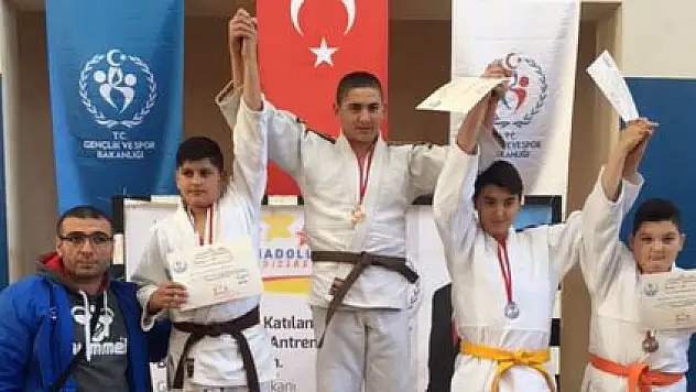 Selçuklu, 3 madalyayla döndü