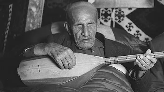 Sevenleri Aşık Veysel'i unutmadı