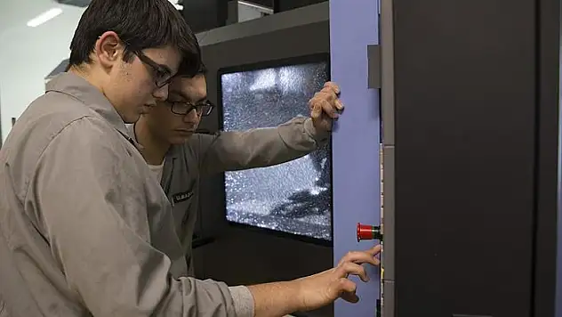 Özel meslek lisesi öğrencilerine atölyelerde gelir imkanı