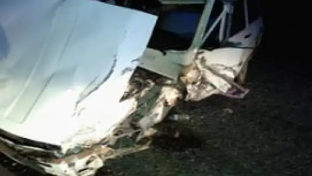 Konya'da iki otomobil çarpıştı: 1 ölü, 2 yaralı