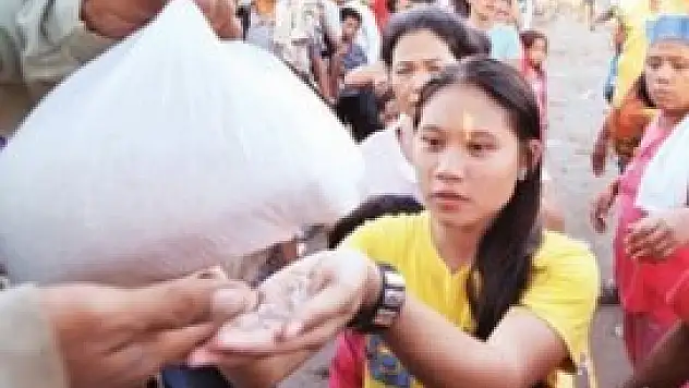 Bir avuç pirinç için...