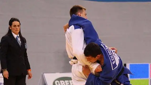 Çiloğlu, Avrupa'ya altınla başladı