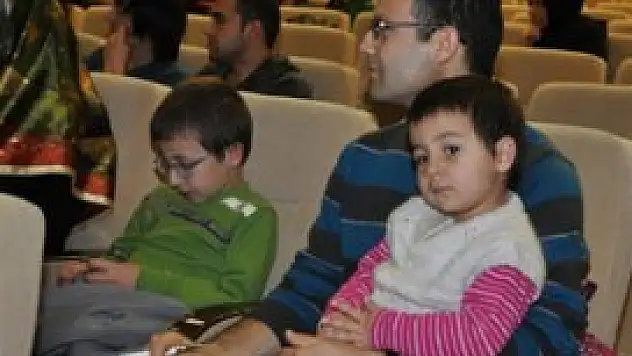 'Sorumlu Gençlik Sorunsuz Ergenlik' semineri