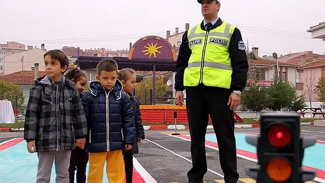 5,5 milyon çocuğa trafik eğitimi verilecek