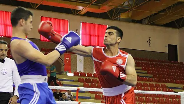 Boks şöleni Konya'da başladı