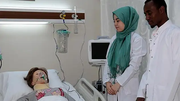 Hemşire simülasyon laboratuvarı açıldı