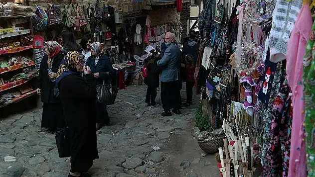 700 yıllık Cumalıkızık'a ziyaretçi akını