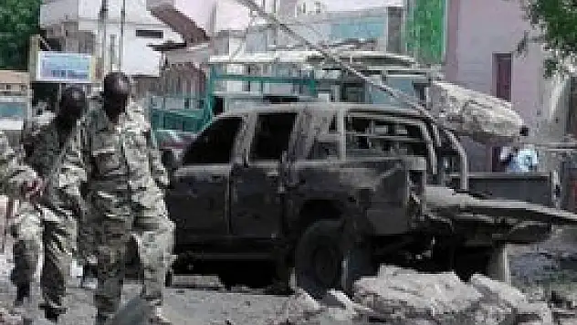 Somali'de bombalı saldırı: 21 ölü