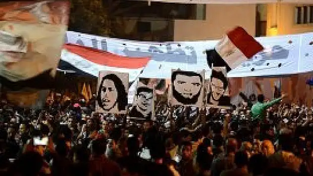 Mısır'da güvenlik güçleri göstericilere müdahale etti