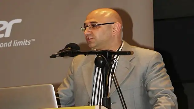 Sosyal medya dijital kimliklerimizdir