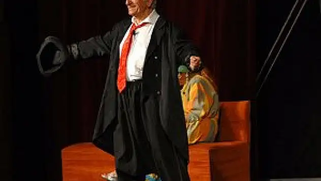 Arkadaşlarının gözüyle Nejat Uygur