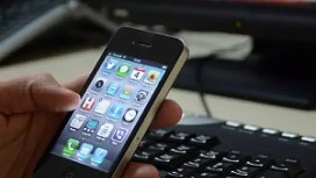 Akıllı telefonlar miyop hastalığını tetikliyor