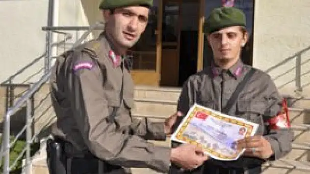 Zihinsel engelli gence jandarmadan jest