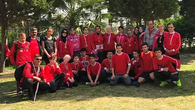 Görme engelli atletlerden rekor