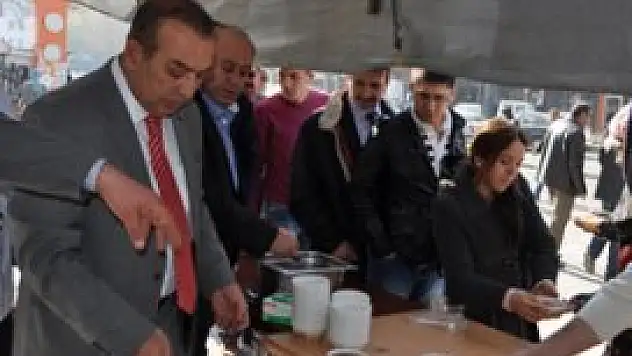 Lokantacılar Odası'ndan aşure ikramı