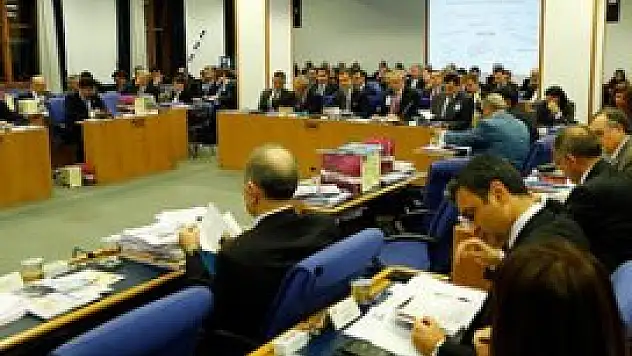 2014 bütçesi komisyonda kabul edildi