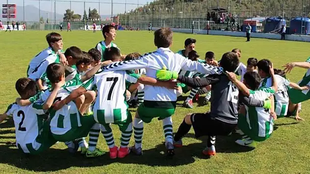 Konyasporlu miniklerden büyük başarı!