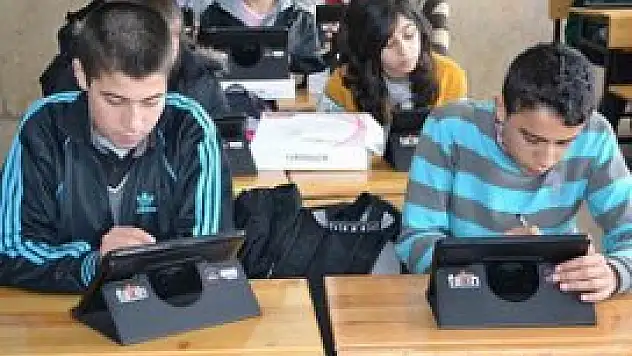 1 milyon 250 bin tablet bilgisayar dağıtılacak
