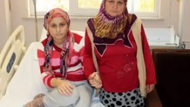 Annesinin böbreğiyle hayata tutundu