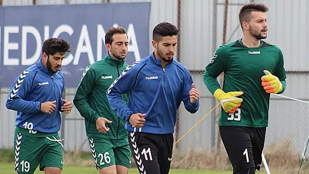 Konya Anadolu Selçukspor tempo yükseltti