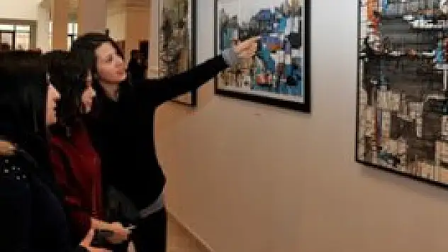 SÜ'de 42 sanatçı 42 eserini sergiledi