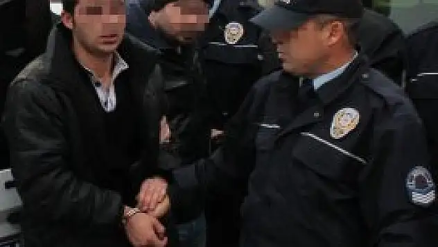 Otomobil hırsızı 3 kişi tutuklandı