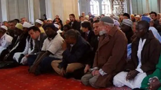 O ülkede İslam yasa dışı ilan edildi!