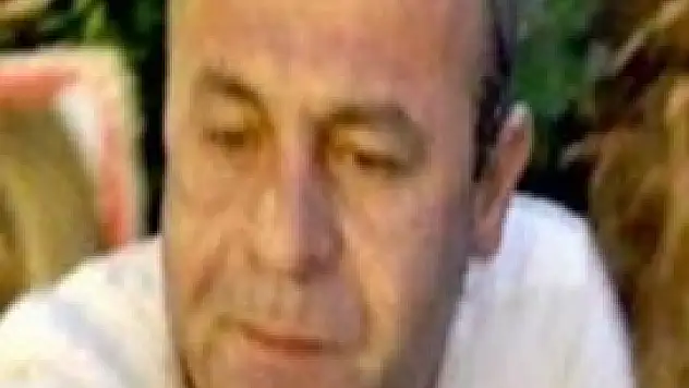 Gazeteci intihar etti