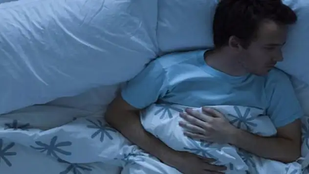 Uykuya dalarken düşme hissine dikkat!